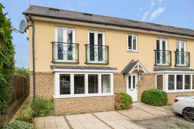 Thumbnail Flat for sale in The Green, Shepperton