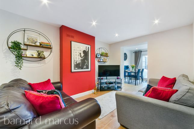 Flat for sale in Sydenham Road, Croydon