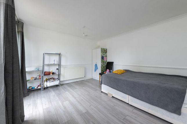 Thumbnail Terraced house to rent in Hanford Close, London