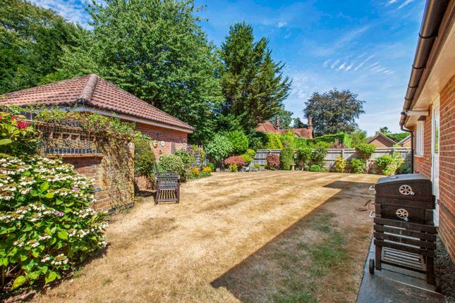 10, Saxon Close, Amersham photo 2