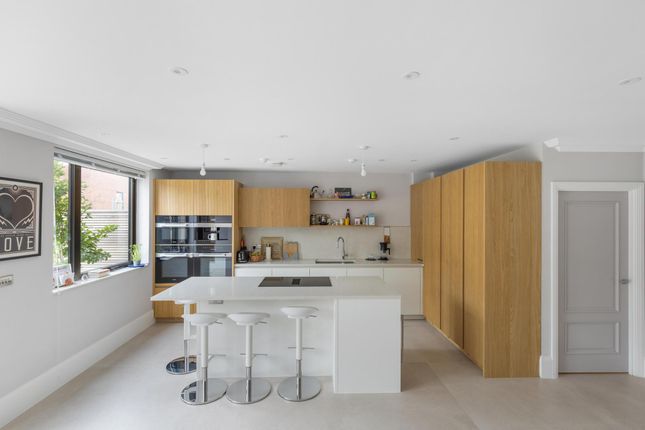 46, Gilkes Crescent, London photo 4