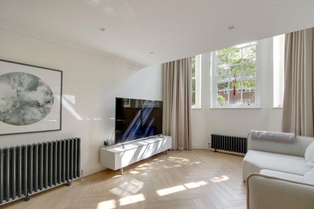 Flat for sale in Kidderpore Avenue, London NW3