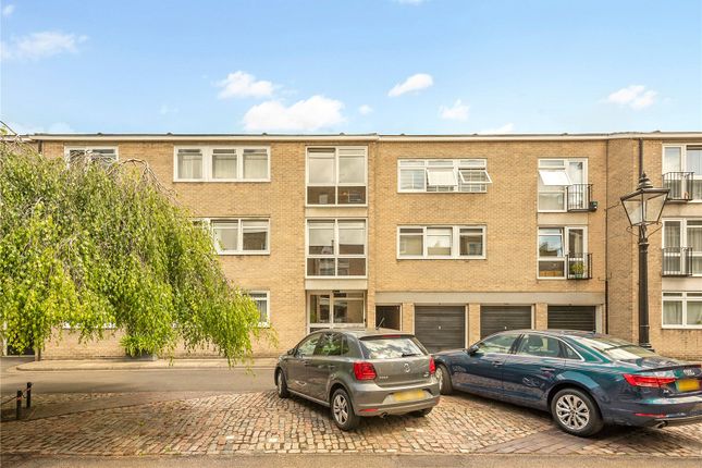 Flat for sale in Chester Close South, Regent's Park, London