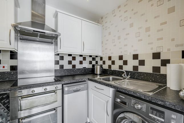 24, Robinson Court, Nottingham photo 4