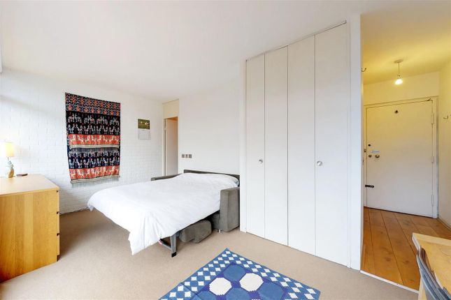 Studio for sale in Barbican, London