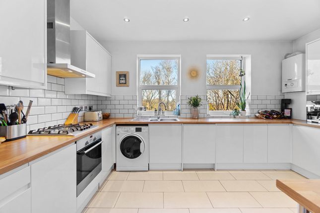 21b, Sylvan Road, London photo 3