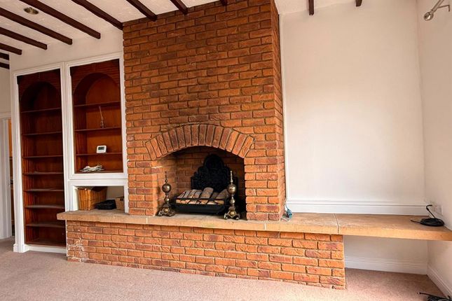 The Flat, 8 -10, Main Street, Stratford-upon-Avon photo 5