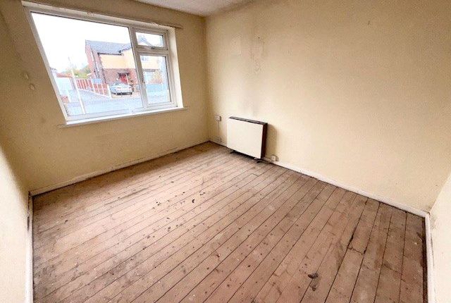 21, Barton Avenue, Poulton-le-Fylde photo 3