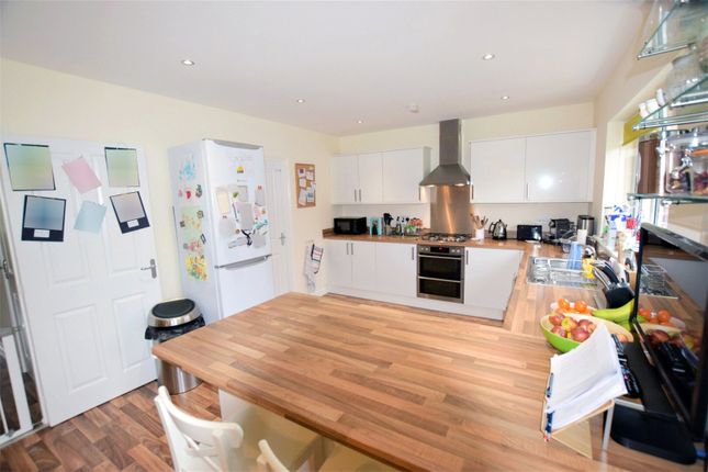 8, Halletts Road, Taunton photo 3