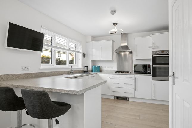23 Millcraig Road, Broxburn photo 4