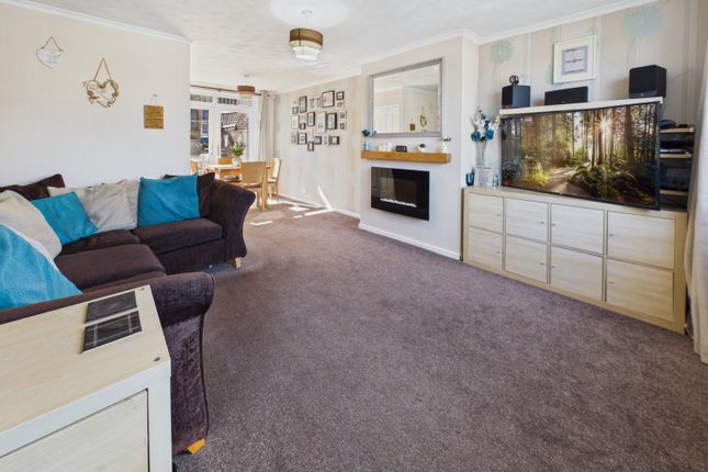 43, ENFIELD DRIVE, BATLEY photo 2