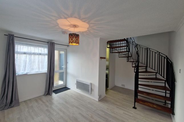 22, Ffordd Y Mynydd, Swansea photo 4