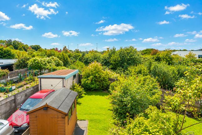 18 Waverley Avenue, Bolton photo 4
