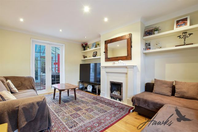 Thumbnail Terraced house for sale in Maple Grove, Brentford