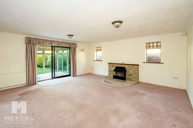 17, Sherwood Drive, Verwood photo 3