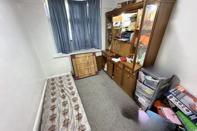 754 Hanworth Road, Whitton, HOUNSLOW photo 5