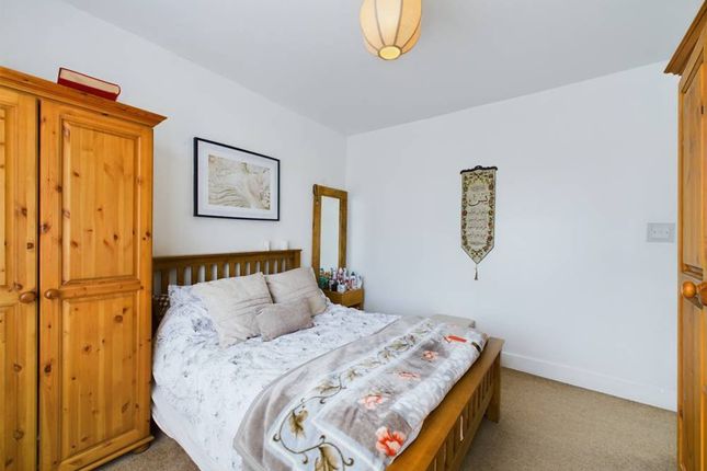 End terrace house for sale in Bexhill Road, London