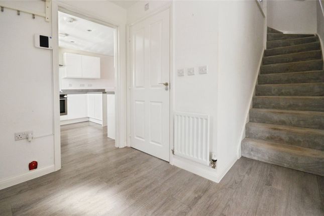 27, Davey Road, Hertfordshire photo 2