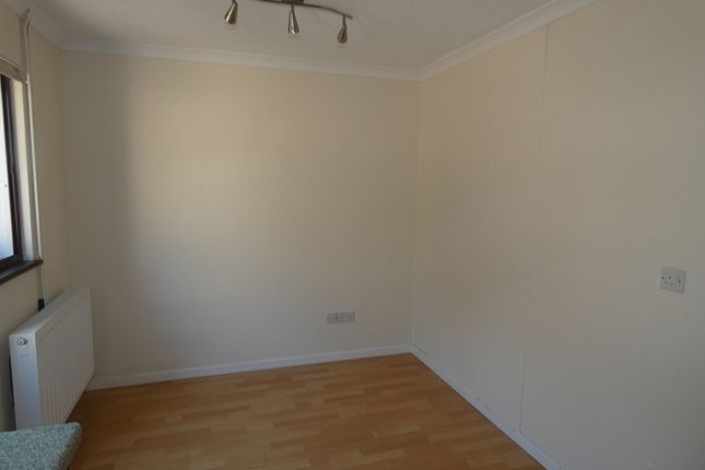 20, Willow Close, Brandon photo 3