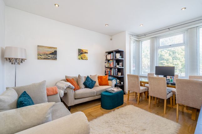 Flat 2, 39, Cedars Road, London photo 3