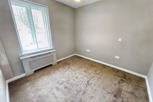 Flat to rent in Durham