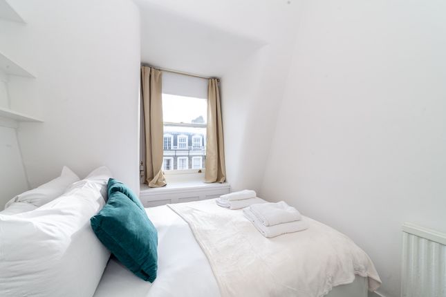 Flat to rent in Earls Ct Square, London