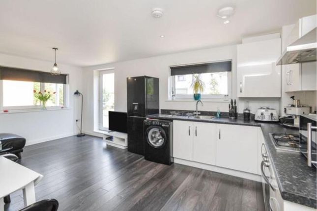 5 Babylon Heights, Stones Avenue, Dartford photo 2