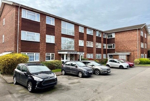 2-bed flat on 11,Flat 11 Arranmore Court, Bushey Hall Road, Bushey, £320,000