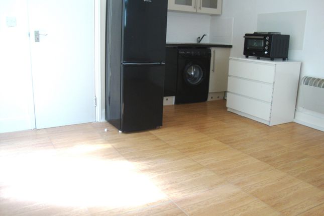 Studio Flat To Rent- Immediately Available