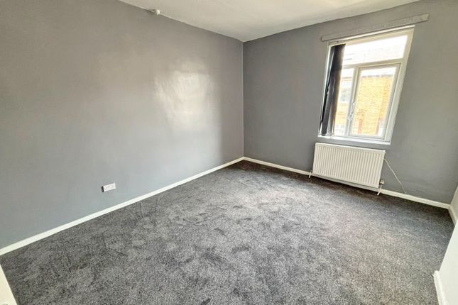 26, Heath Street, Burnley photo 5