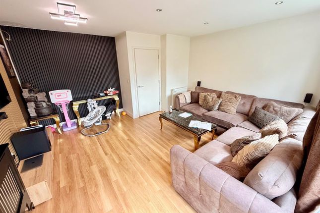 16, King George Way, London photo 4