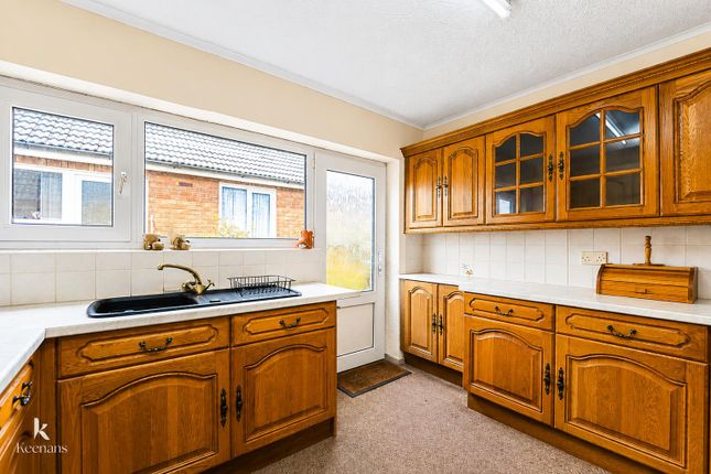 36, Glendale Drive, Mellor photo 2