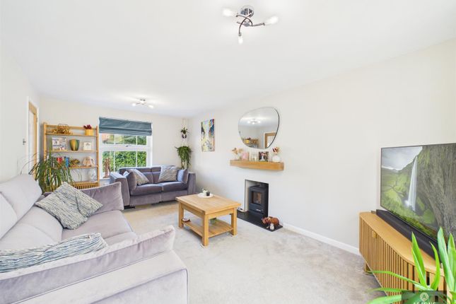 5, Salterns Road, Maidenbower photo 4