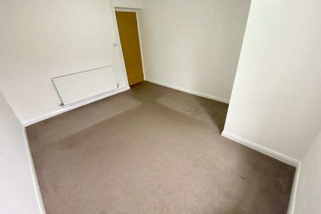 7, Lucas Road, Swansea photo 3
