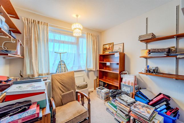 Detached house for sale in Glendale Avenue, Old Town, Eastbourne