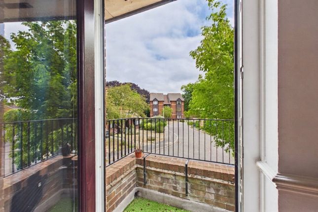 147, Maypole Road, Maidenhead photo 4