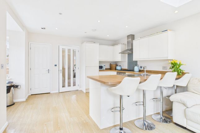 33D, Drakes Road, Buckinghamshire photo 2