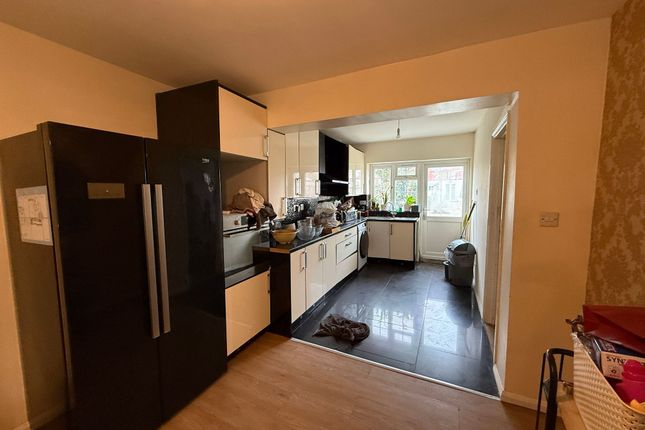 140 Waltham Avenue, Hayes photo 3
