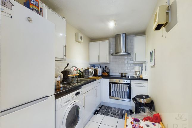 Flat to rent in Bolton Road, Maidenbower