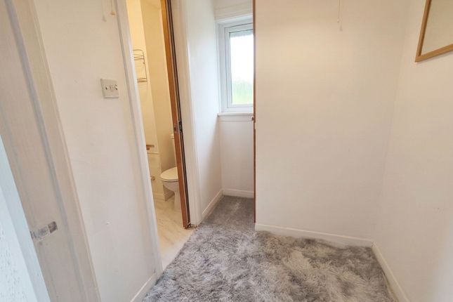 59 Cowal Crescent, Glenrothes photo 4