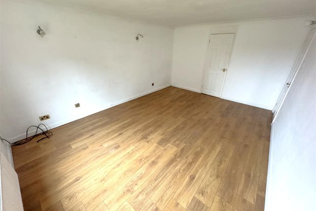 13, Wansford Place, Corby photo 3