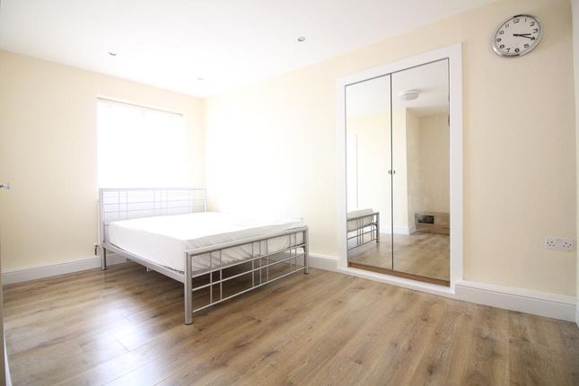 Thumbnail Room to rent in Riverview Gardens, Twickenham