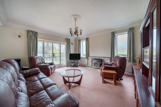 36, Nightingale Way, Buckinghamshire photo 2
