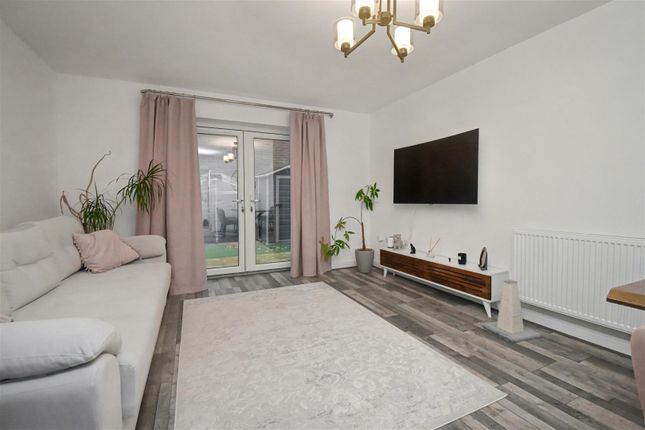 49, London Road, Corby photo 2