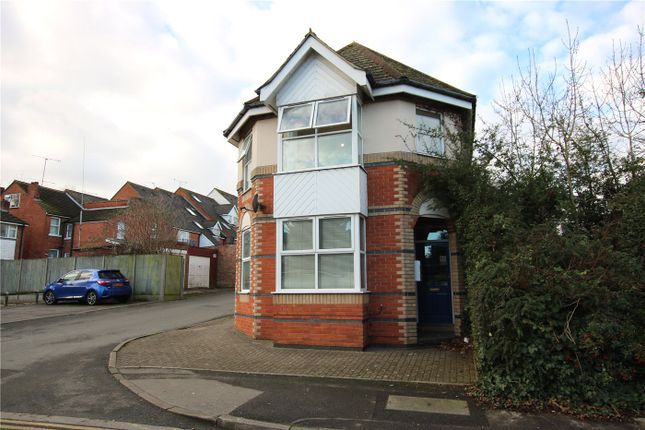 Thumbnail Flat to rent in Wilson Road, Reading, Berkshire