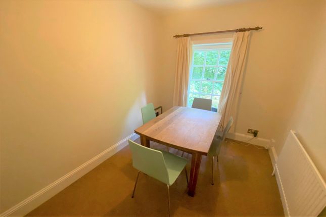 Flat 7/Thursley House, Farnham Lane, Haslemere photo 4