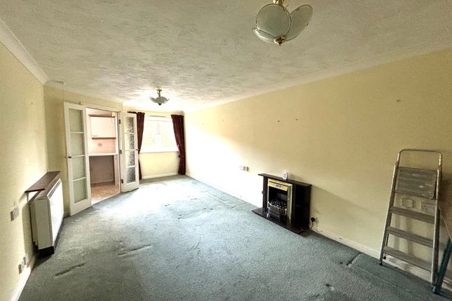 Flat 44, Ashley Court, Chapelfields, Frodsham photo 2
