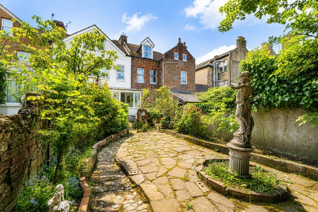 18, Wilton Road, Bexhill-On-Sea photo 2