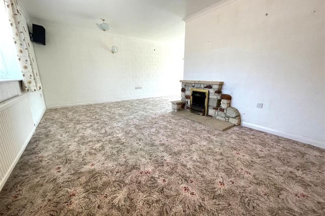 25, Sandy Lane, Shanklin photo 3