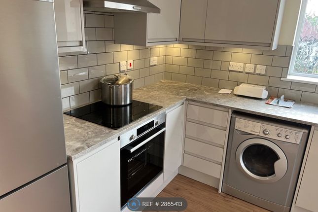 Lavender Grove, Flat, Westcliff-On-Sea photo 5